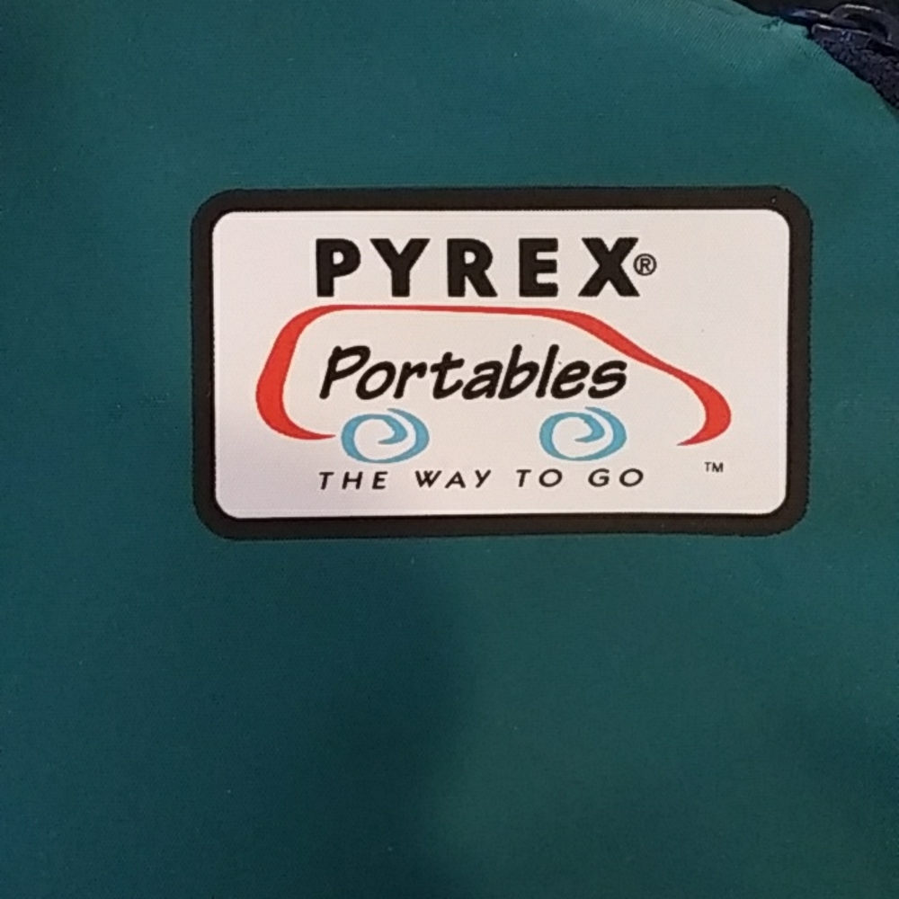 Pyrex Portables Set - Picture 2 of 5